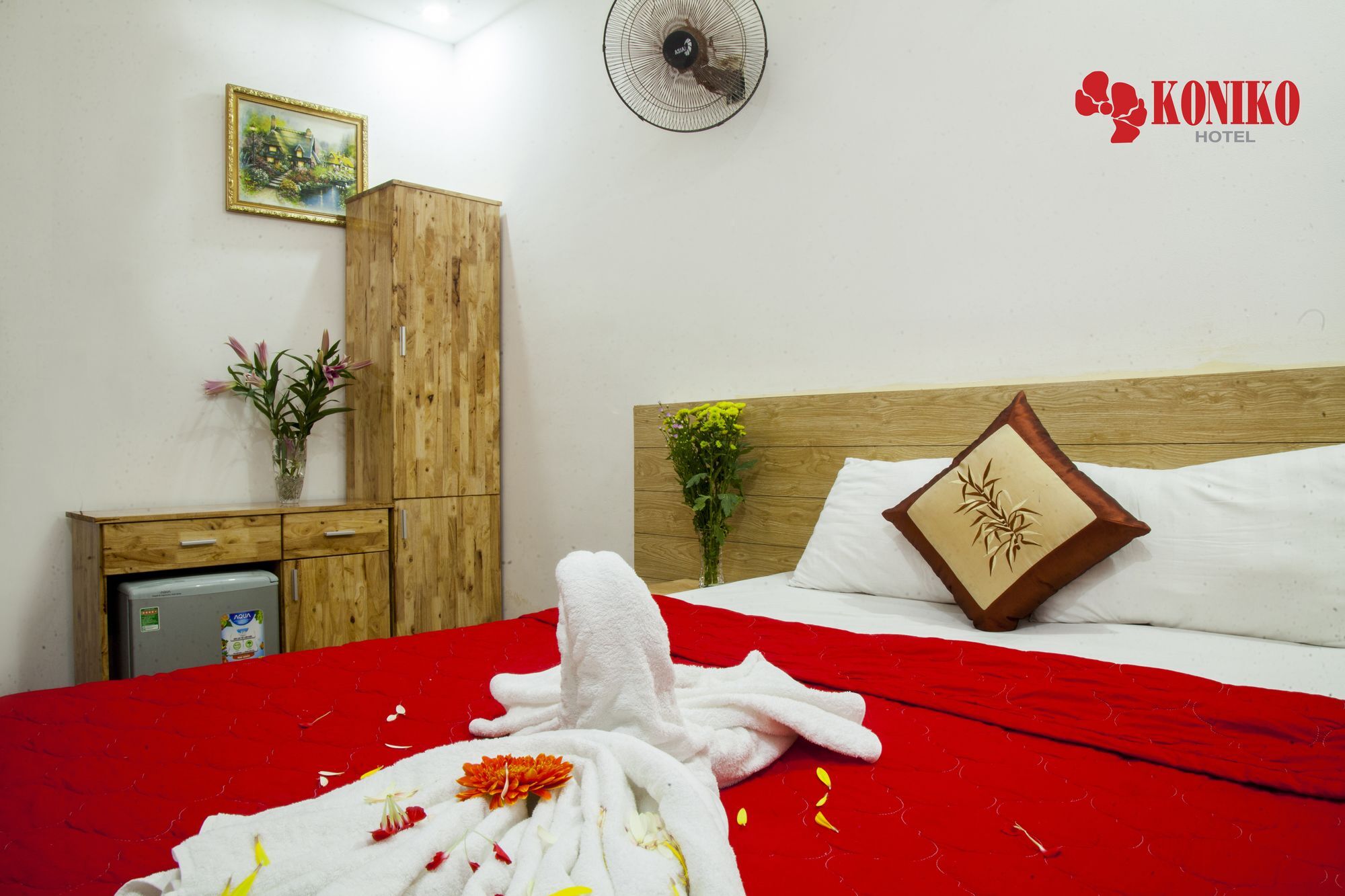 Koniko Hotel Хошимин Екстериор снимка