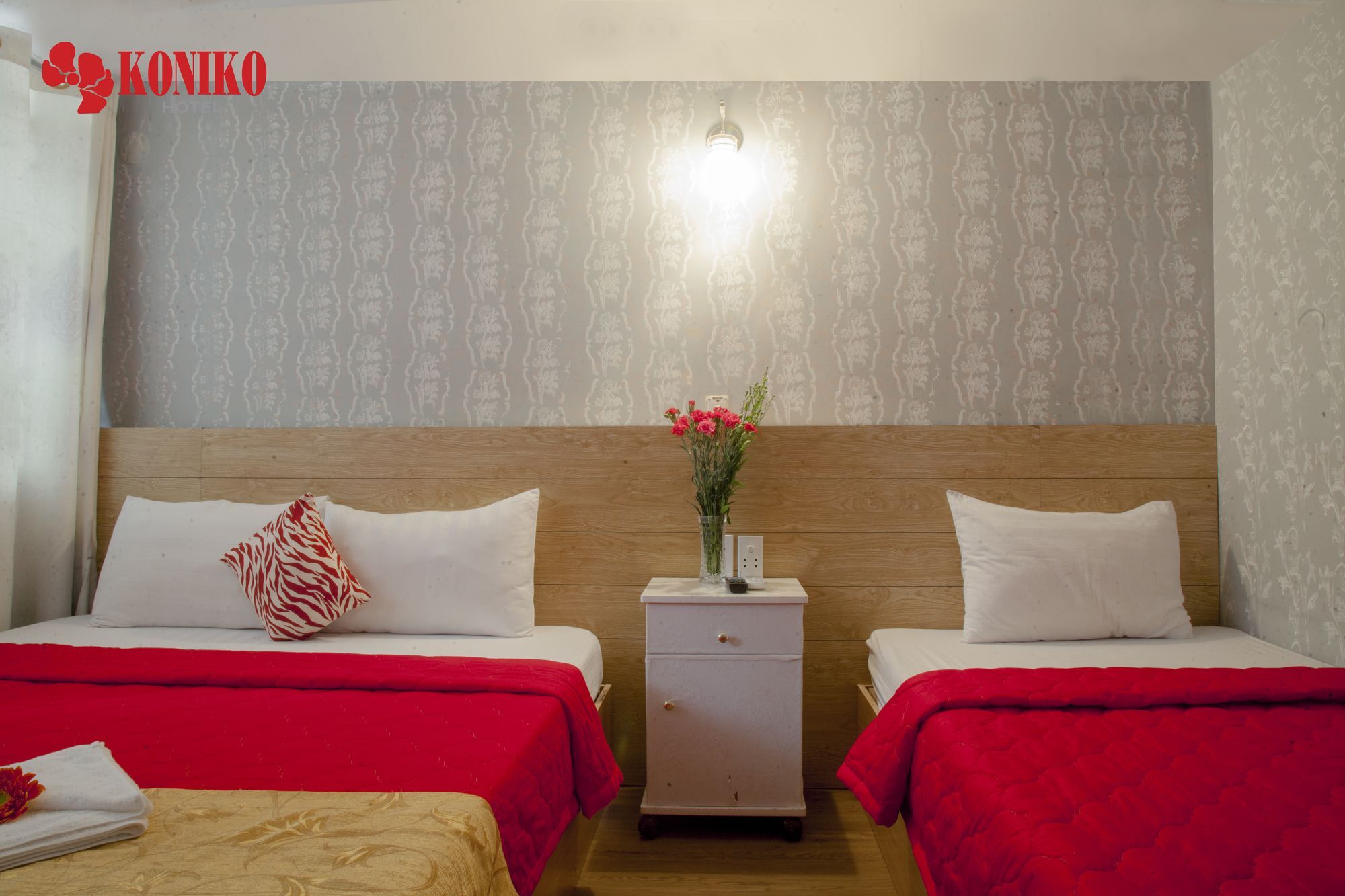 Koniko Hotel Хошимин Екстериор снимка