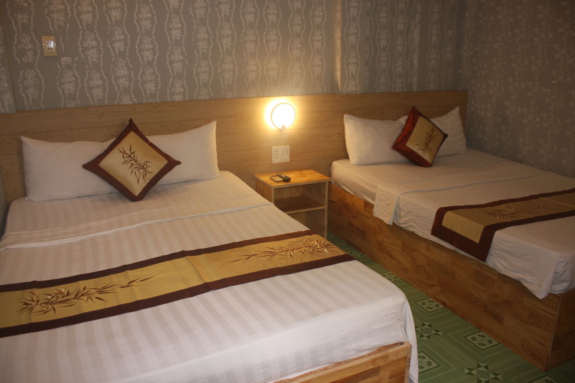 Koniko Hotel Хошимин Екстериор снимка