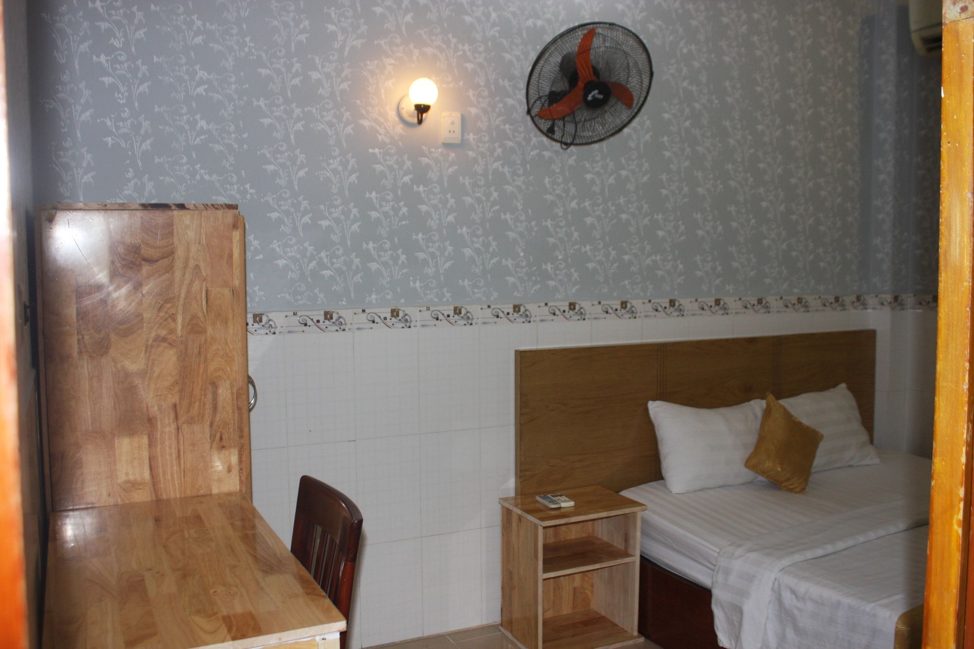 Koniko Hotel Хошимин Екстериор снимка