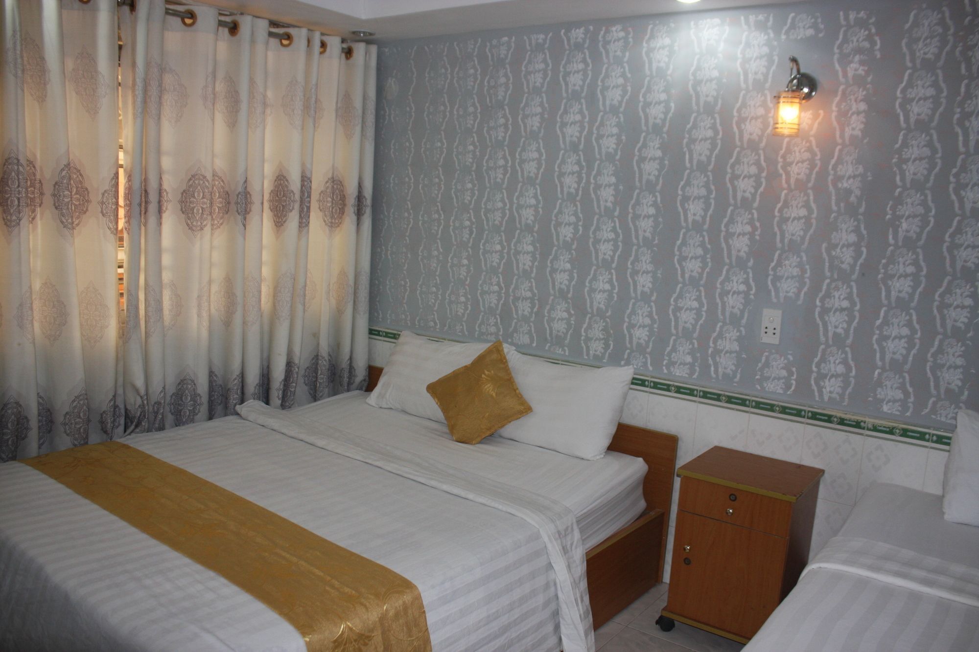 Koniko Hotel Хошимин Екстериор снимка